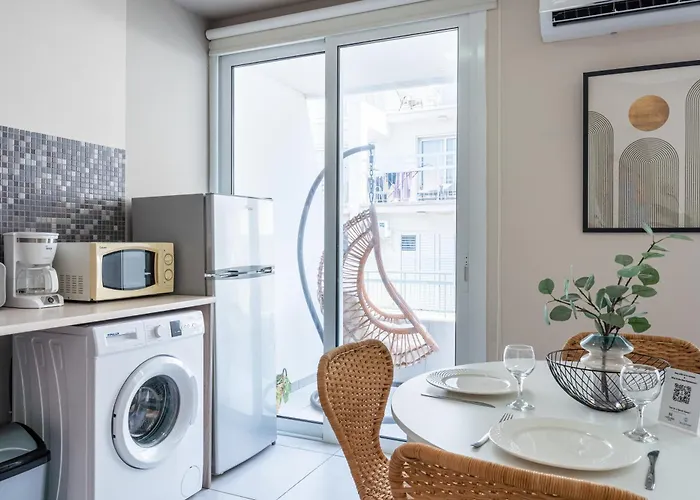 Daze 1-br By Finikoudes Apartamento *