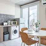 Daze 1-br By Finikoudes Apartament